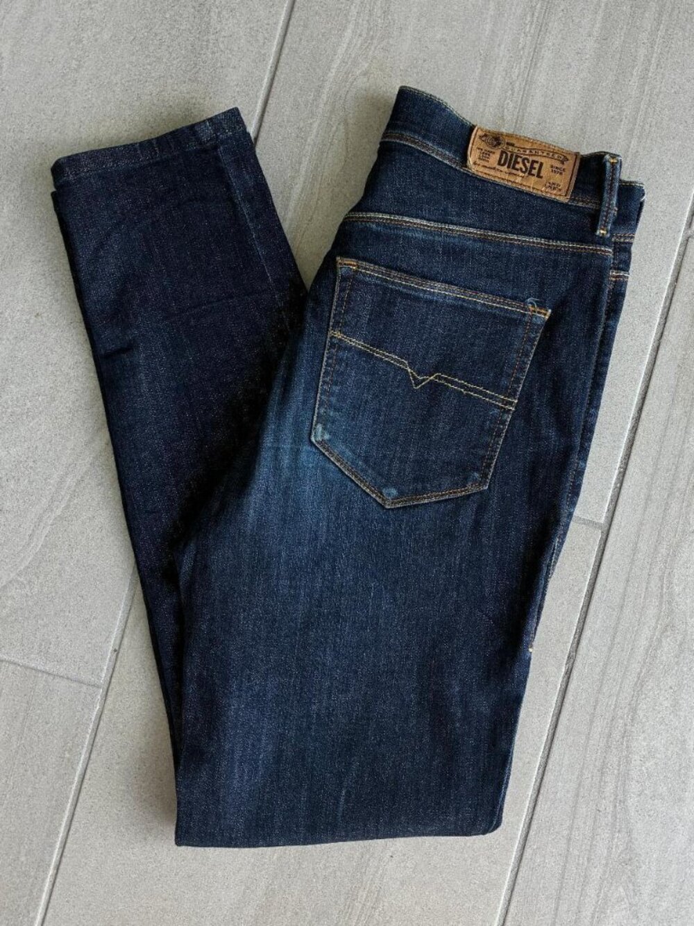 Diesel Highkee High-Rise Straight-Leg Jeans โ Dark Wash ๐ - Picture 8 of 8